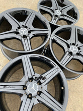 Load image into Gallery viewer, MERCEDES CLS550 AMG OEM Factory 18" Wheels Gloss Black 2008-2011 85004 NEW RARE