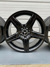 Load image into Gallery viewer, MERCEDES CLS550 AMG OEM Factory 18" Wheels Gloss Black 2008-2011 85004 NEW RARE
