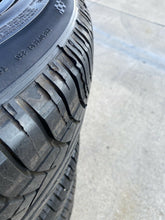 Load image into Gallery viewer, Black 20" Land Rover Range Rover OEM Factory Wheel & Tire Set Of 4 HSE LR3 72218