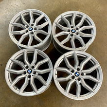 Load image into Gallery viewer, BMW X5/X6 NEW OEM FACTORY GENUINE STYLE 734 19" WHEEL & CENTER CAP SET NEW STOCK