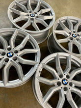 Load image into Gallery viewer, BMW X5/X6 NEW OEM FACTORY GENUINE STYLE 734 19" WHEEL & CENTER CAP SET NEW STOCK