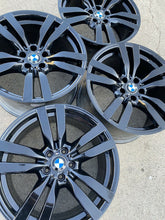 Load image into Gallery viewer, 20” BMW X5 X5m X6 X6m E70 F71 F15 300m Original Factory Black Wheels Rims OEM