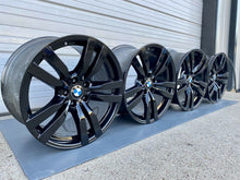 Load image into Gallery viewer, 20” BMW X5 X5m X6 X6m E70 F71 F15 300m Original Factory Black Wheels Rims OEM
